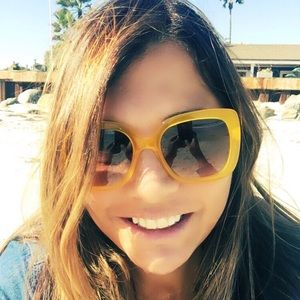 Meet your Posher, Monique